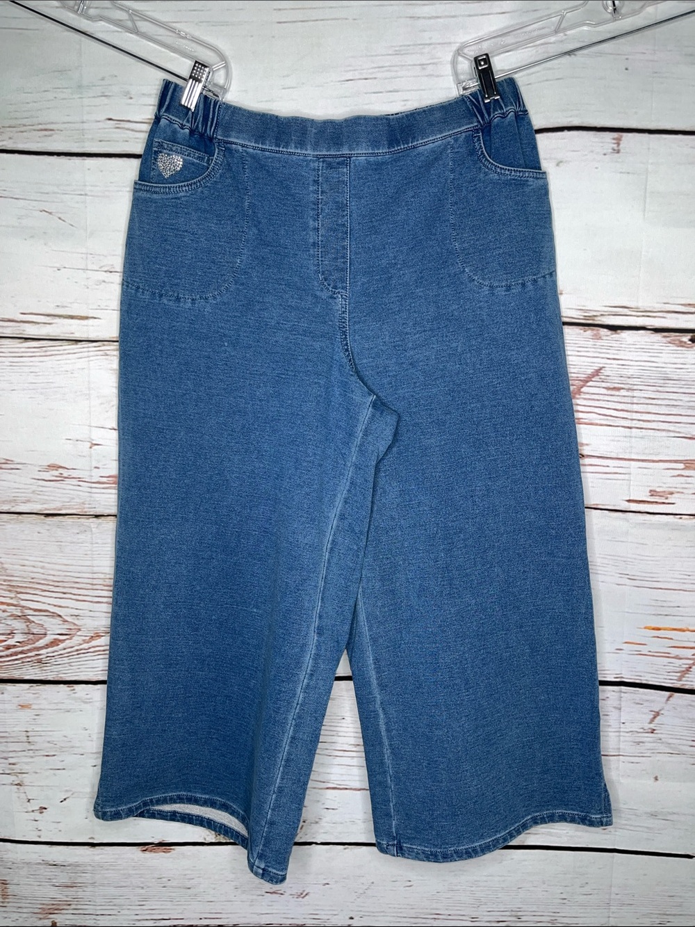 Dream Jeannes by Quacker Factory NWT L Blue Denim Pull On Wide Leg Jean Capris